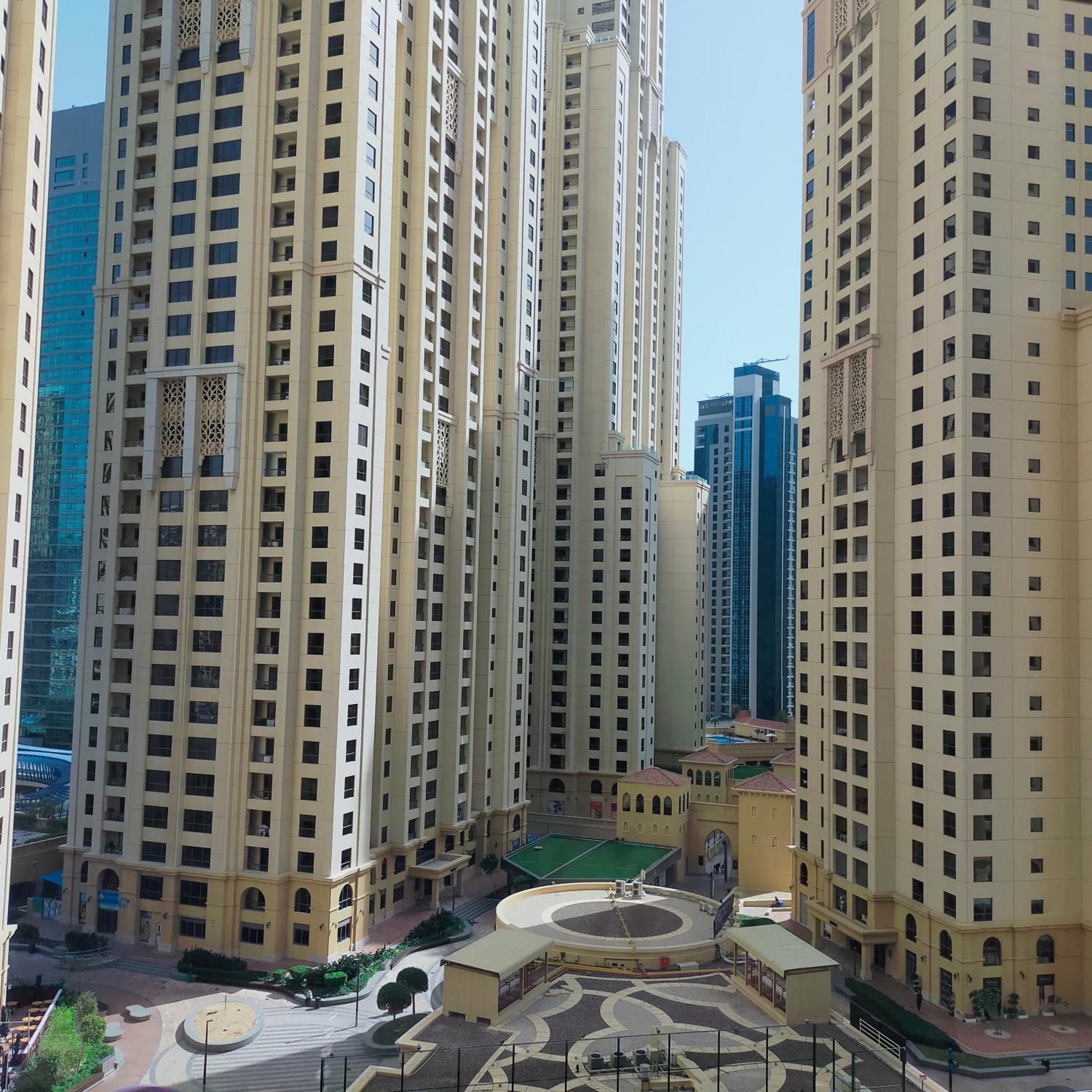 Sea La Vie Hostel Dubai Exterior photo