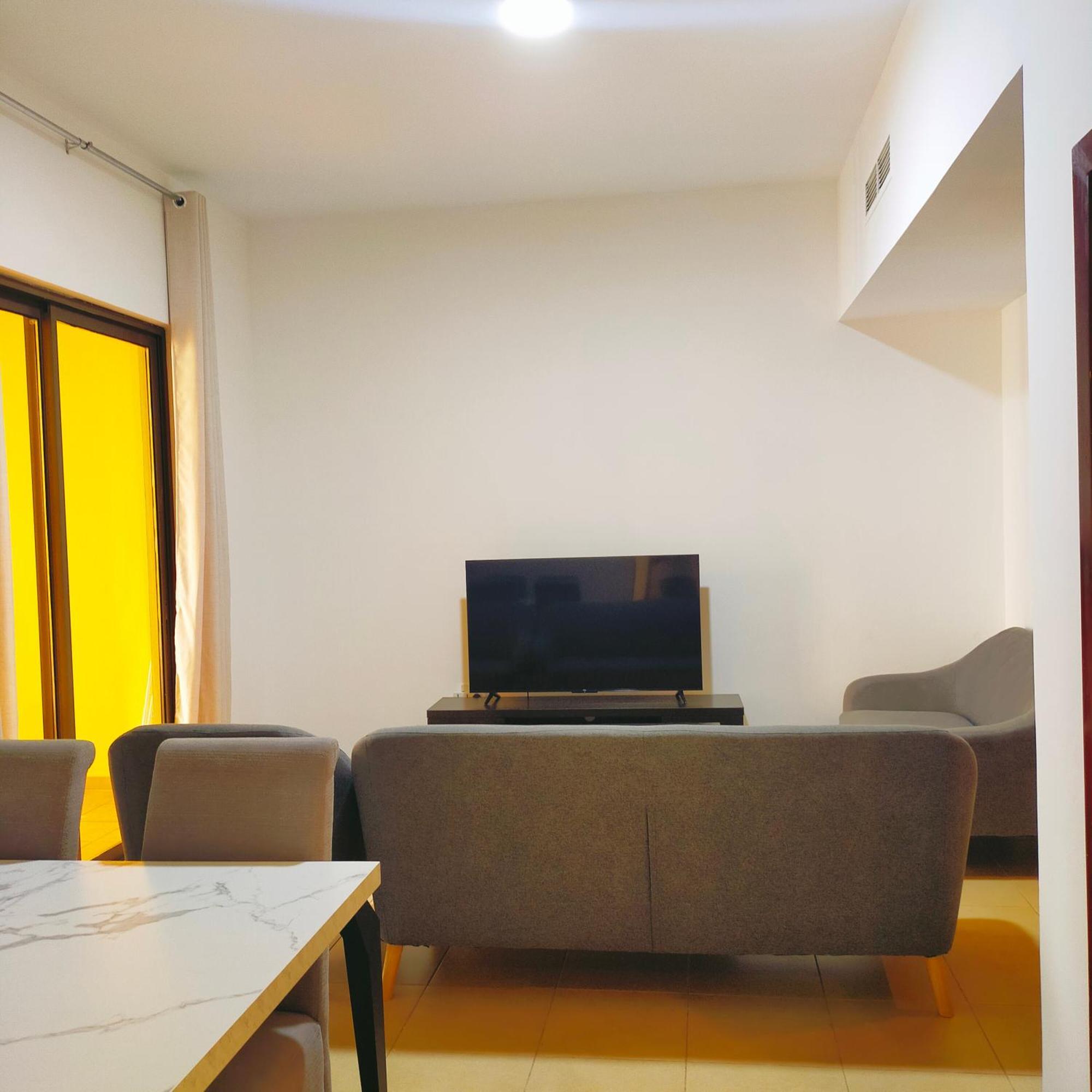 Sea La Vie Hostel Dubai Exterior photo