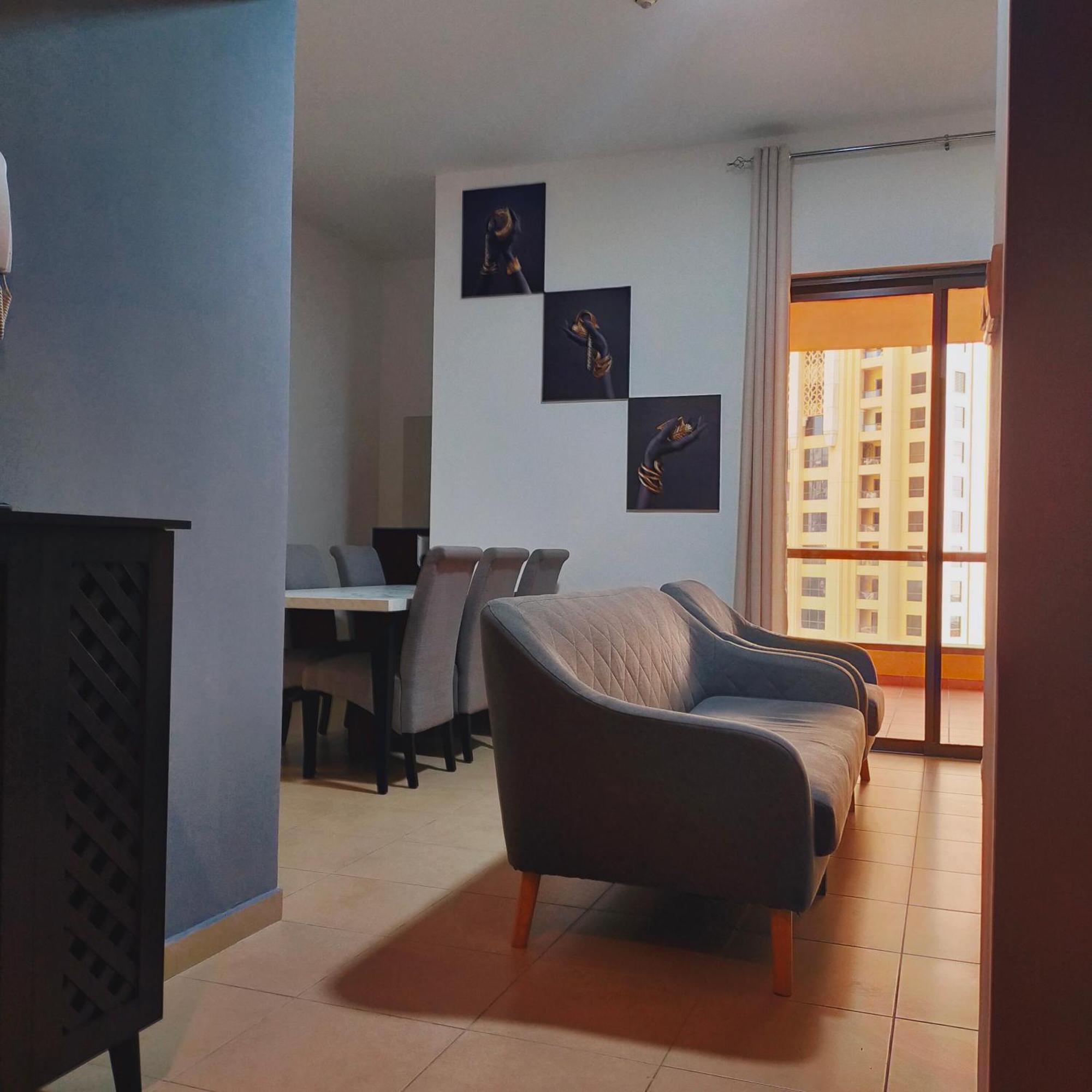 Sea La Vie Hostel Dubai Exterior photo